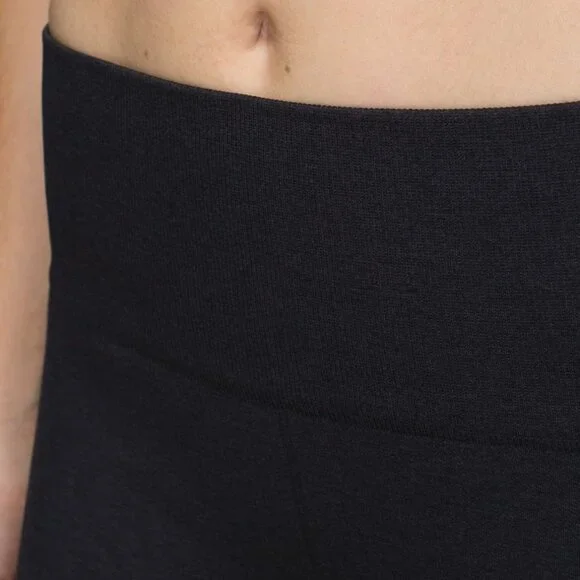 NEW Lululemon Seamlessly Street Crop Leggings in Black size 4 - Picture 5 of 12